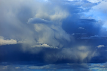 Obraz premium Blue sky with white clouds after the rainstorm