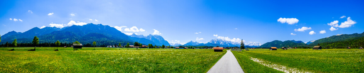Fototapeta premium landscape at the wetterstein mountains
