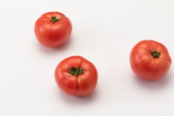 白背景のトマト