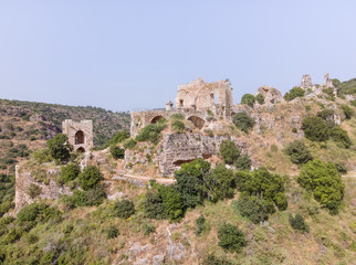 Fototapeta na wymiar The ruins of Montfort Castle are located on a high hill in the Upper Galilee in northern Israel, the former residence of the great masters of the Teutonic Order in the 13th century