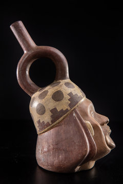 huaco tradicional peruano de la cultura mochica