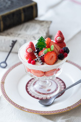 苺のパフェ