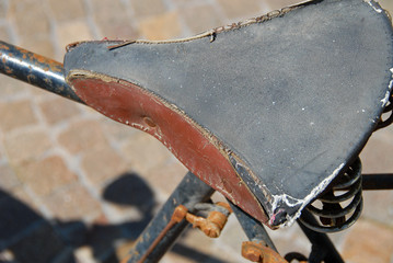 Rostiges, altes Fahrrad Detail Sattel