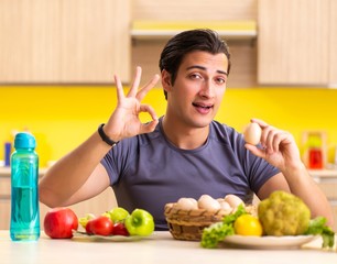 Obraz premium Young man in dieting and healthy eating concept