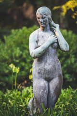 Fototapeta na wymiar Female Nude statue made of bronze