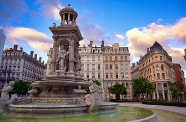 Fototapeta na wymiar The fountain on Place des Jacobins in the heart of Lyon, France.