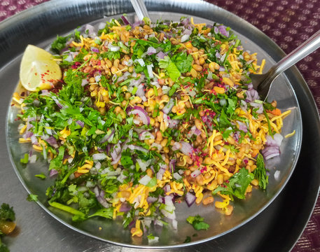 puneri matki bhel spicy snack