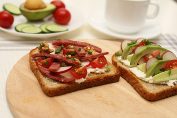 Fototapeta na wymiar sandwich with tomato and cheese
