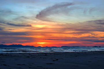 Fototapeta na wymiar Sunset sea The sky 