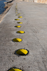 yellow line on asphalt road