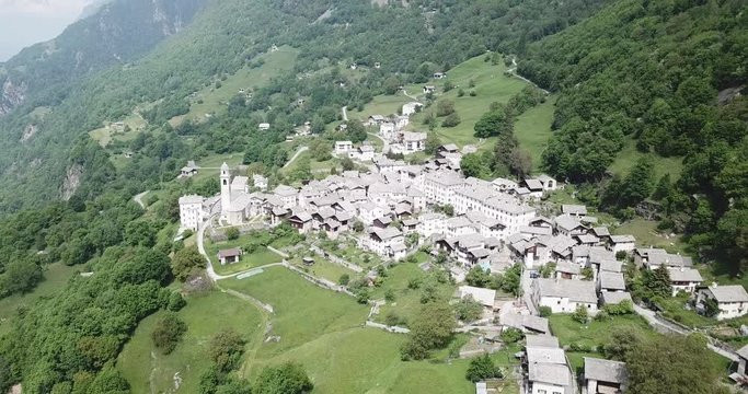 village typique de montagne - Soglio Suisse