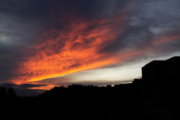 Cielo en llamas.