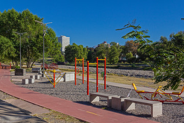 Parques infantiles sin niños durante la cuarentena 1.