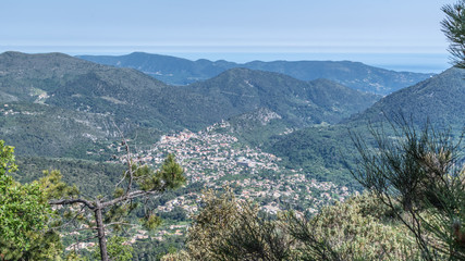 Fototapeta na wymiar Panorama et payasages depuis le Mont Cima près de Nice Landscape of Mont Cima in South of France