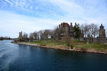 Obraz premium Thousand Islands area of Saint Lawrence River in the board of USA and Canada