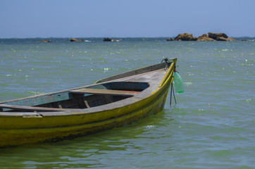 Naklejka premium boat on the beach