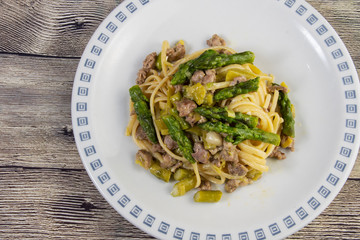
Spaghetti with asparagus, sausage and brie cheese
