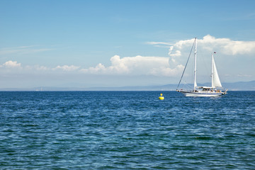 Obraz premium Adriatic sea and yacht in Piran, Slovenia