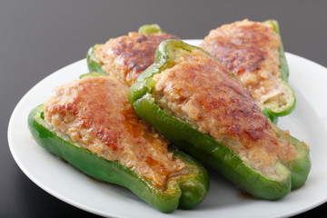 ピーマンの肉詰め