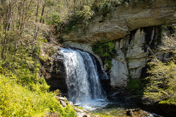 Fototapeta na wymiar Looking Glass Waterfall