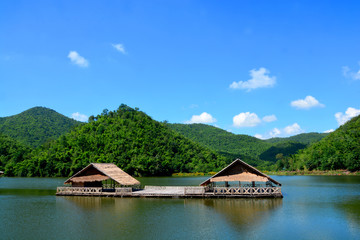 Obraz premium Ang Kep Nam Khao Wong have old traditional house in the lake of khao wong, Suphan Buri Province,Thailand