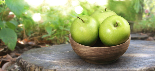Perfect  Green Apple Isolated. Full Depth of Field with Clipping Path