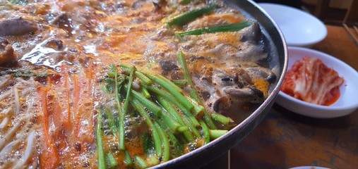 야채가 들어간 전골 요리