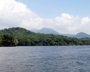 Laguna Lago Selva Montaña