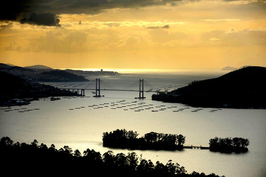 R&iacute;a de Vigo y Puente de Rande