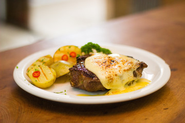 entrecot com batatas