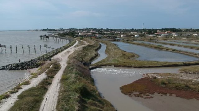 Yves (Charente maritime - France) - Les Boucholeurs - Vue a&eacute;rienne des parcs &agrave; huites