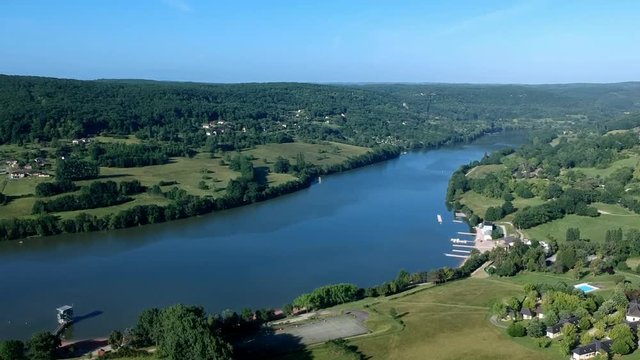 Lissac sur Couze (Corrèze, France) - Vue aérienne du lac du Causse et de la base de loisirs