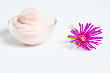 Cream and magenta flowers