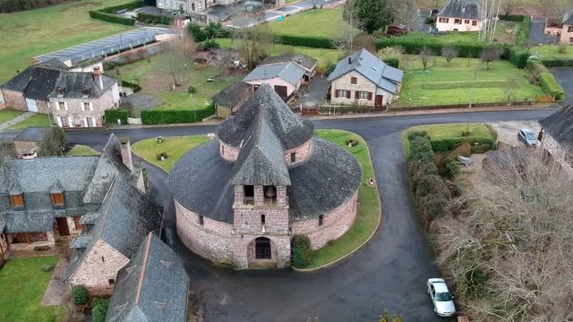 Saint Bonnet la Rivi&egrave;re (Corr&egrave;ze, France) - &Eacute;glise rotonde Saint Bonnet