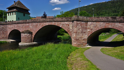 Fototapeta na wymiar Hirsau im Schwarzwald, Brücke über die Nagold mit