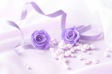 プリザーブドフラワーのバラとパールとオーガンジーの背景 　（薄紫）