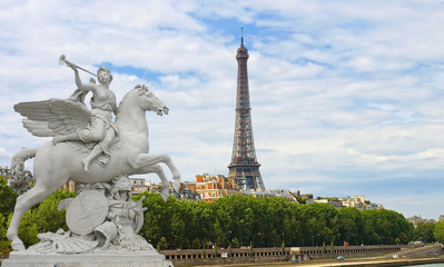 Fototapeta na wymiar Paris - Place de la Concorde - Winged statue