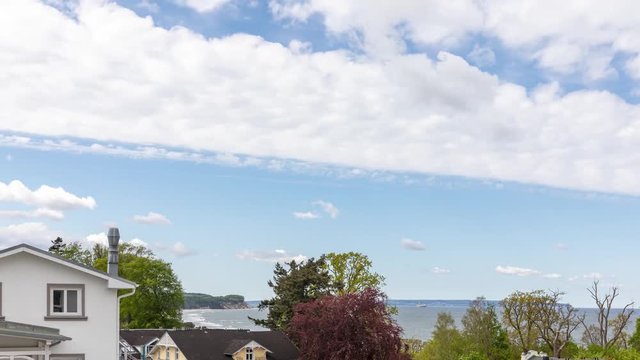 Wetterscheide &uuml;ber dem Nordstrand von G&ouml;hren auf der Insel R&uuml;gen