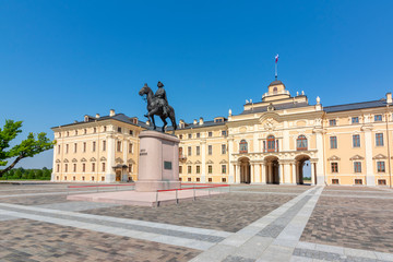 Fototapeta na wymiar Konstantinovsky (Congress) palace and monument to Peter the Great, Saint Petersburg, Russia