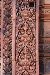 Gravures décoratives, temple des femmes, Banteay Srei à Angkor, Cambodge