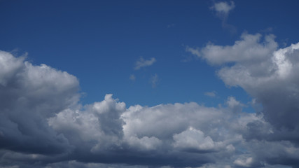 Cumulus de beau temps, ciel automnal