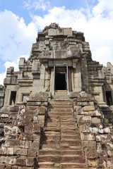 Temple pyramide à Angkor, Cambodge