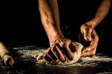 manos-harina-cocinar-amasar-espolvorear-polvo-panadero-masa-preparar