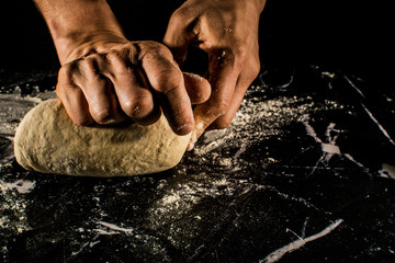 manos-harina-cocinar-amasar-espolvorear-polvo-panadero