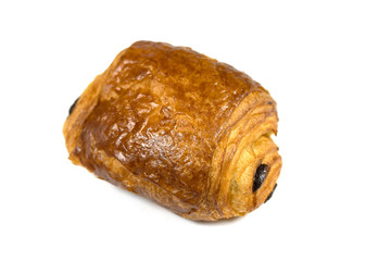 pain au chocolat sur un fond blanc
