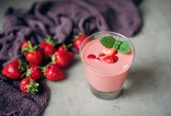 strawberry yogurt with mint
