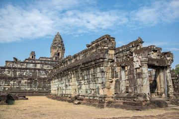 Fototapeta premium Bakong Prasat temple in Angkor Wat complex, Siem Reap, Cambodia.