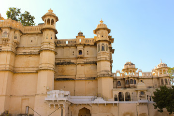Obraz premium City Palace historical architecture in Udaipur, India