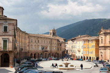 San Severino, Macerata, Marche. Piaxxa del Popolo