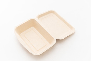 パルプで作られた弁当箱
